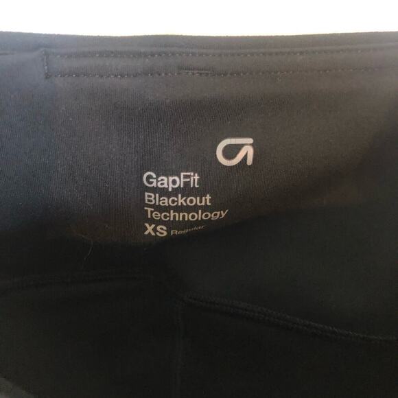 GapFit Blackout Athletic Set High-Waisted Silicone Stripe Bra (S) & Legging (XS) - Picture 7 of 10